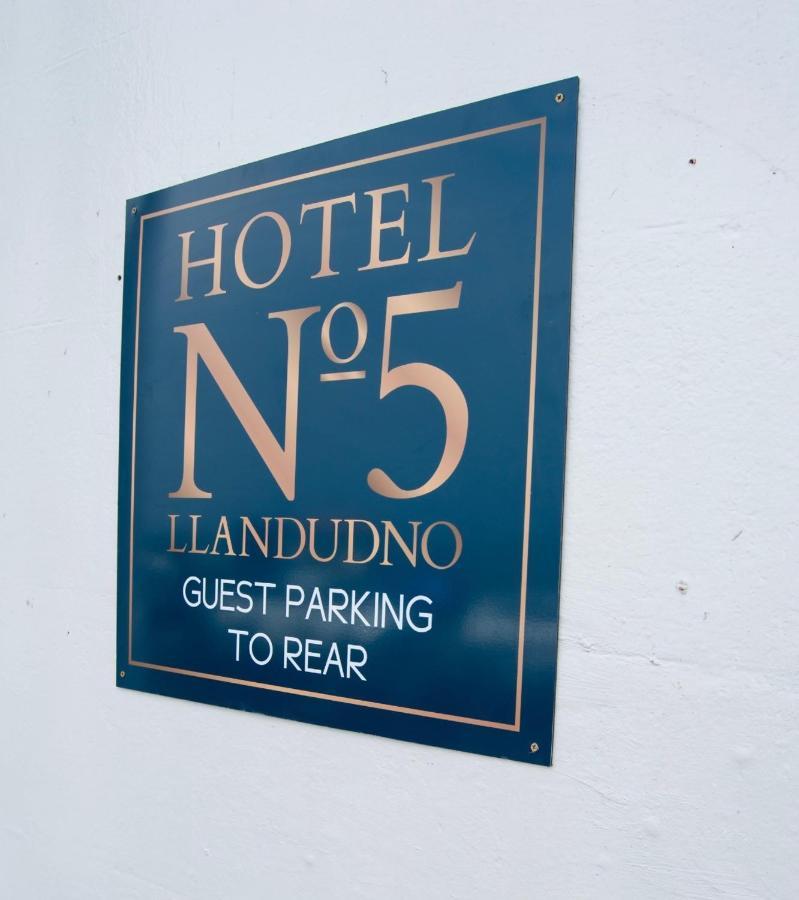 Hotel No5, Beachfront With Free Private Car Park Лландидно Екстер'єр фото